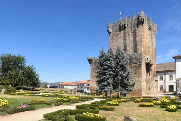 Башня замка в Чавес, Вила Реал, на севере Португалии — стоковое фото