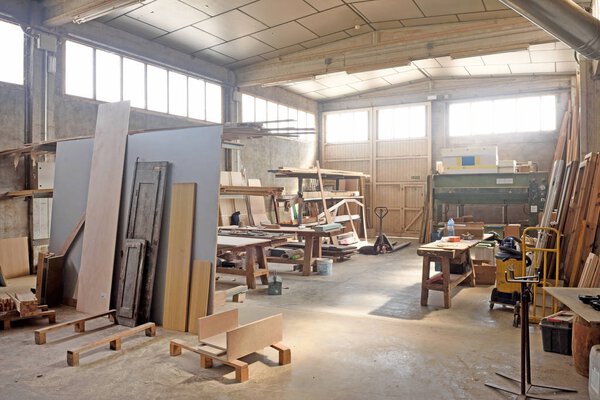 insie de of the carpentry shop
