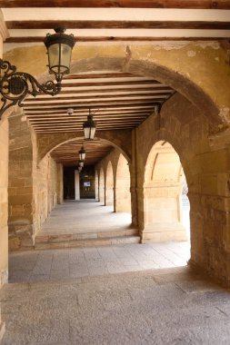 Arch İspanya Meydanı Santo Domigo de la Calzada, La Rioja, Sp