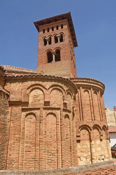 Iglesia de San Tirso en Sahagún, Camino de Santiago, León, España —  Fotos de Stock