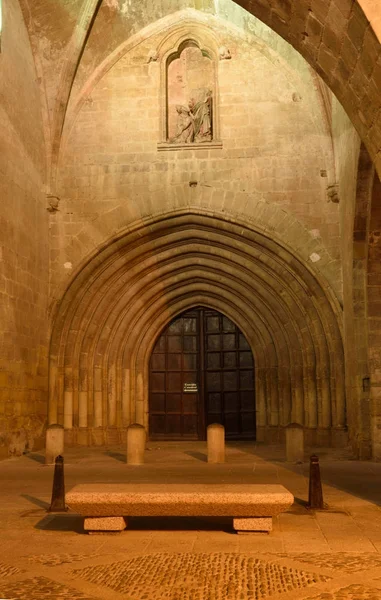 Portico van de kathedraal van Santo Domingo de la Calzada, St.Jame — Stockfoto