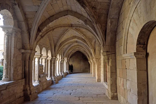 Cloister av kloster av Vallbona de les Monges, Lleida prov — Stockfoto