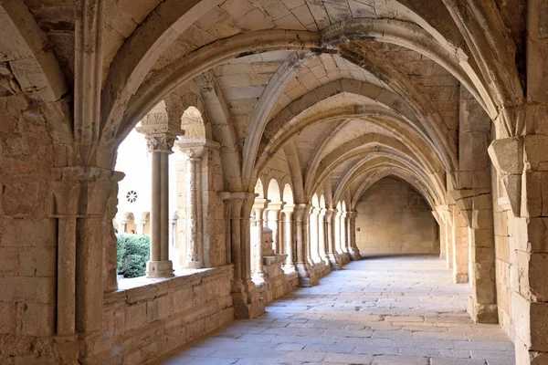 Krużganek klasztoru Vallbona de les Monges, Lleida prz — Zdjęcie stockowe