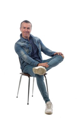 Beyazda izole edilmiş adam