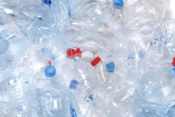 Reciclaje de botellas de agua — Foto de Stock