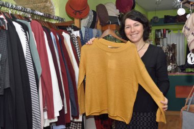 Kadın giyim çarşı içinde