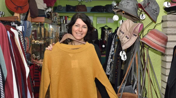 Kadın giyim çarşı içinde