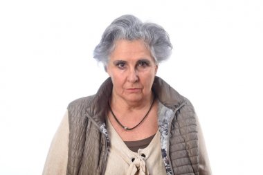 Beyaz arka planda son sınıf bir kadının portresi