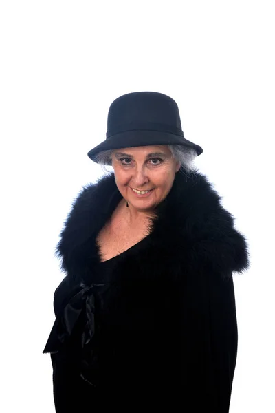 Mujer mayor con sombrero sobre fondo blanco —  Fotos de Stock