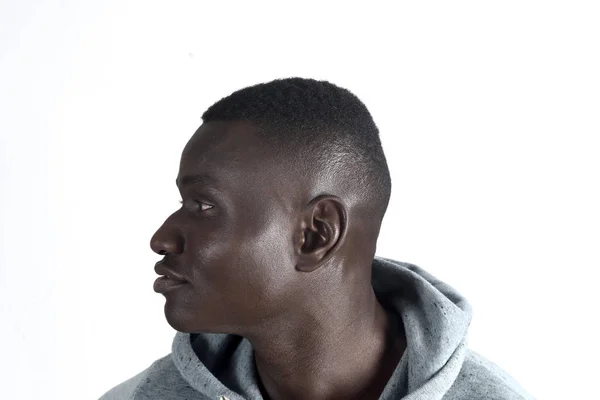 Porträtt av afrikanska man på vit bakgrund — Stockfoto