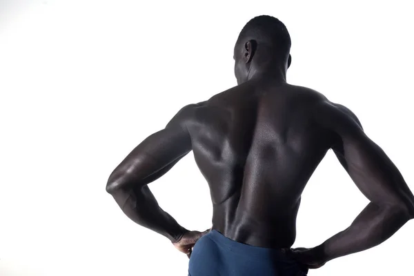 Ritratto di un uomo atletico nero sulla schiena — Foto Stock