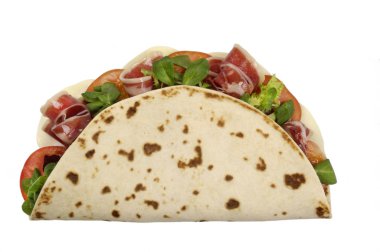 Piadina üzerinde beyaz izole