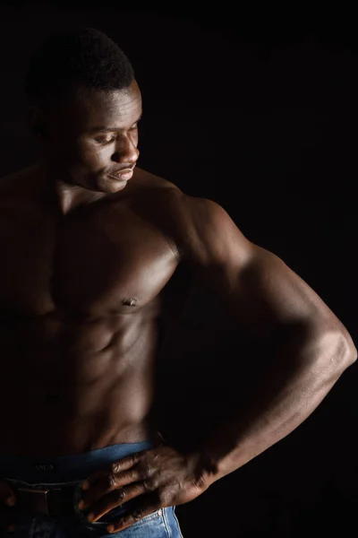 Hombre Africano Sobre Fondo Negro — Foto de Stock