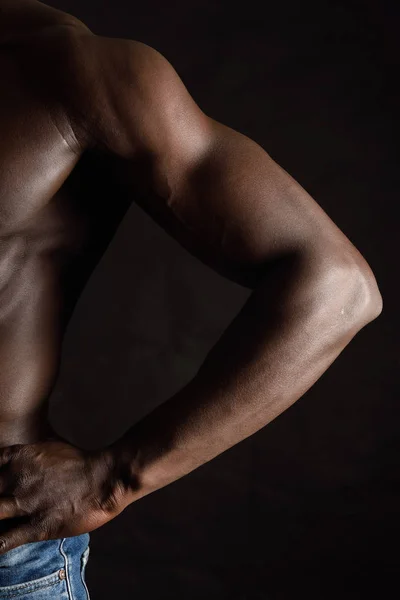 Detalle del brazo de un hombre africano — Foto de Stock