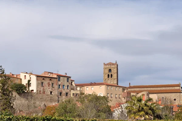 Aldeia de Elne Languedoc-Roussillon, França — Fotografia de Stock