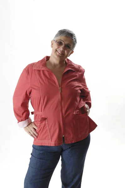 Retrato de seniro mulher no branco — Fotografia de Stock