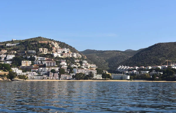 Vista marítima de la playa de Canyelles, Roses, Costa Brava, Girona —  Fotos de Stock