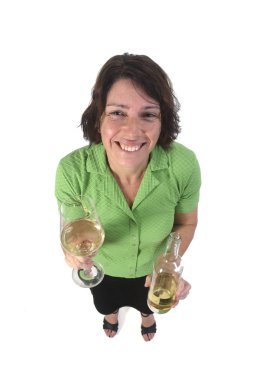 Beyaz arka planda beyaz şaraplı bir kadın.