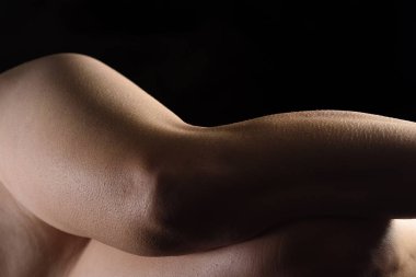 yalancı orta yaşlı kadın bacakları siyah üzerine