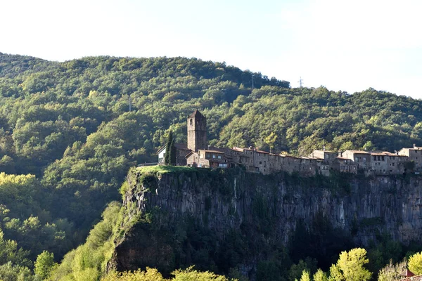 Village of Castell Follit de la Raca, La Garrotxa, Girona provin — Foto Stock