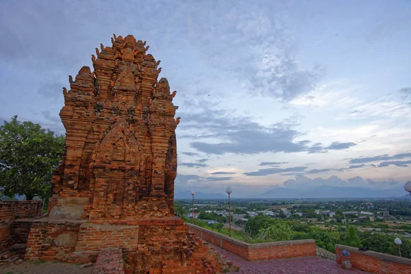 Torres Cham, Ninh Thuan, Vietnã - 09 Out 2016 — Fotografia de Stock