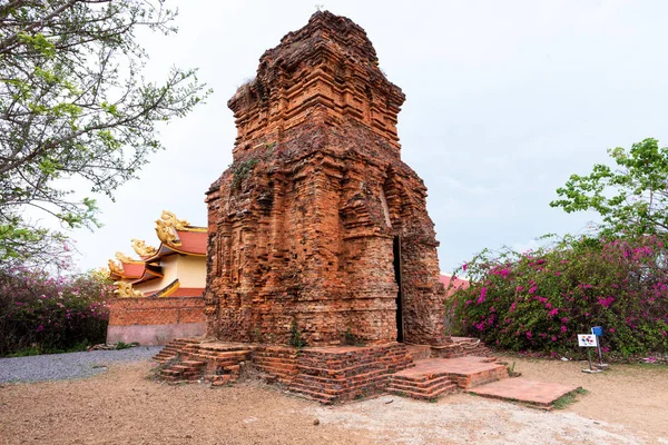 Torres Cham, Phan Thiet, Binh Thuan — Fotografia de Stock