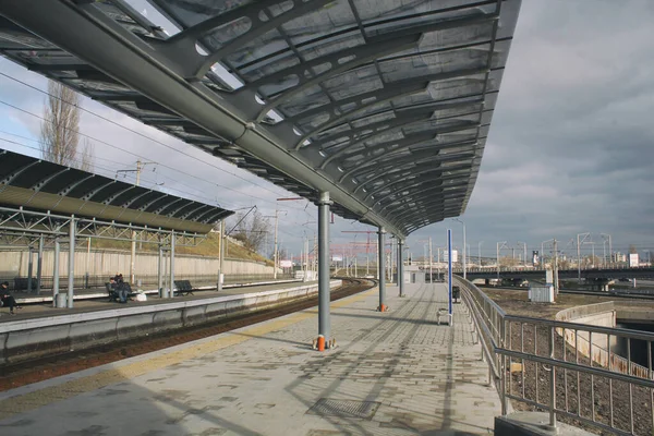 Vlaky Zastavují Pohled Plošinu Moderní Vlak Moderní Zastávka — Stock fotografie