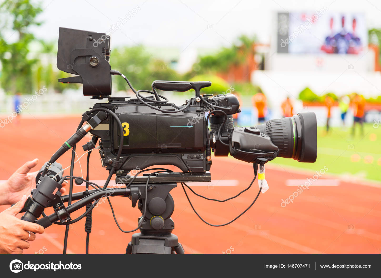 High definition cinema camera on a movie set Stock Photo by ©funfunphoto  146707471
