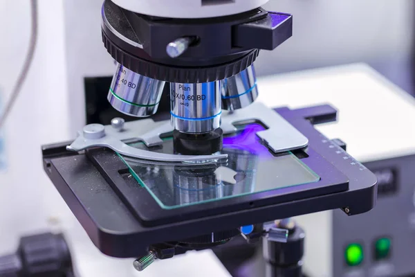 Microscópio Laboratório Antecedentes Científicos Investigação Saúde Microscópio Instrumento Usado Para — Fotografia de Stock