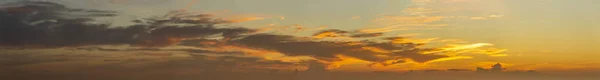 Panorama view of Fiery orange sunset sky. Beautiful sky — Stock Photo, Image