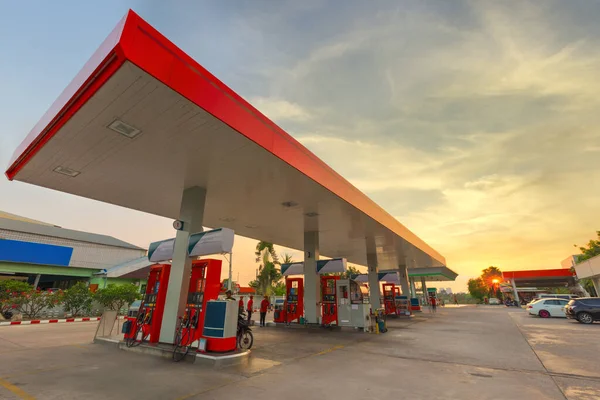 Benzinestation Bij Zonsondergang — Stockfoto