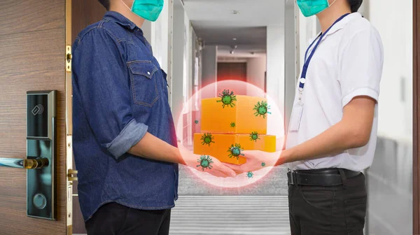 Man Wear Healthy Face Mask Accepting Delivery Boxes Delivery Man — Stock Photo, Image