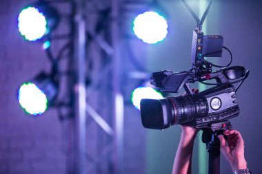 Yüksek çözünürlüklü sinema kamera bir film seti.