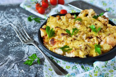 Frittata karnabahar ve mozzarella ile 