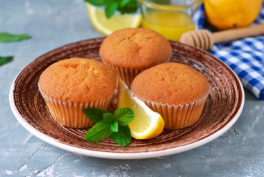 Bal ve nane ile ev yapımı, limon kek 