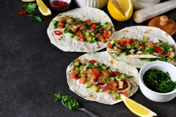 Mexican tacos with filling and guacamole sauce. — Stock Photo, Image