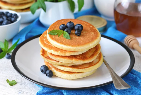 Ev yapımı vanilyalı punkcakes şurubu ve yaban mersini. 