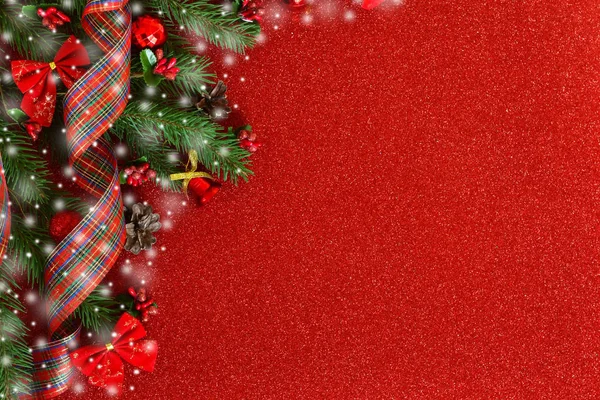 快乐的新年和圣诞快乐。新的一年红色背景 — 图库照片