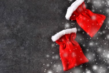 Noel arka plan. Kırmızı Noel çanta hediye.