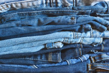 Moda ve şık kıyafet - bir sürü farklı kot 