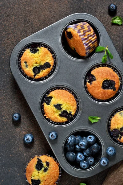 Domácí vanilkové muffiny s borůvkami. — Stock fotografie
