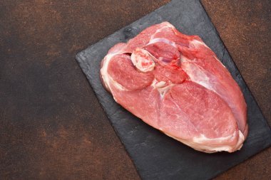 Taze ve çiğ et. Organik gıda.