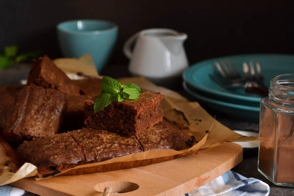 Brownie - un clásico pastel americano con chocolate — Foto de Stock