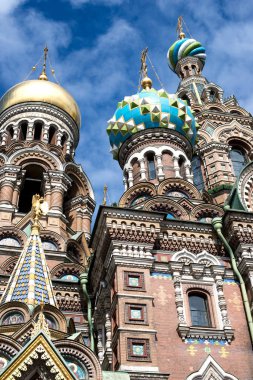 Kilise St. Petersburg üzerinde kan üzerinde Savior kubbeleri 