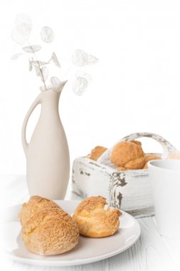 Shue muhallebi üzerinden birçok lezzetli kek krem doldurma ile yapıştırmak 