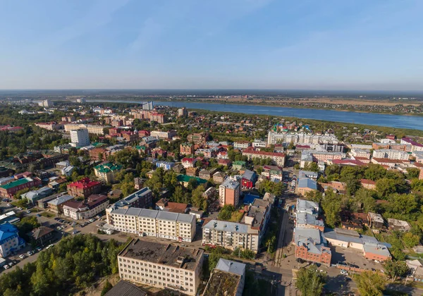 Tomsk City e il fiume Tom. Aerea, estate, soleggiata — Foto Stock