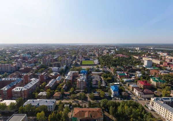 Tomsk ciudad y estadio. Aéreo, verano, soleado —  Fotos de Stock