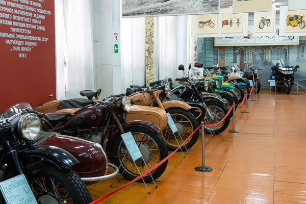 Irbit, Russland, 27. Juni 2019: Klassische russische Motorräder in Irbi Stockfoto