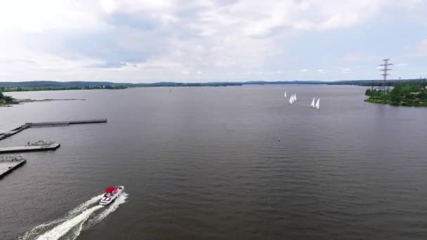 Regatta Aerial View Group Sailing Yachts City Pond Motorboat Sailing — Stock Video