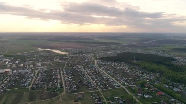 Vista Aérea Aldeia Verão Pôr Sol Câmara Desce Aldeia Tem — Vídeo de Stock